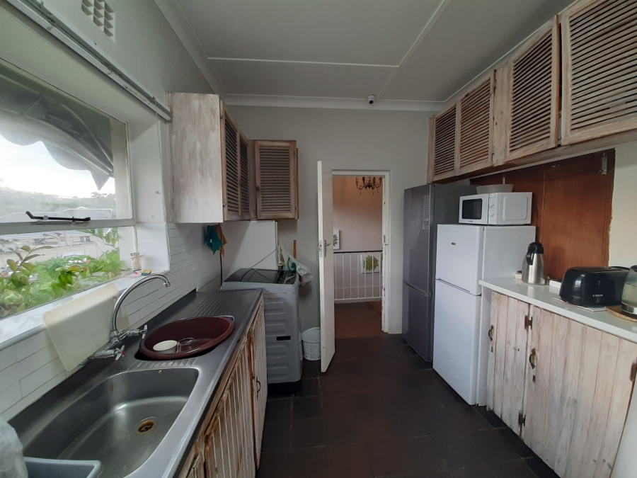 6 Bedroom Property for Sale in Abbotsford Eastern Cape